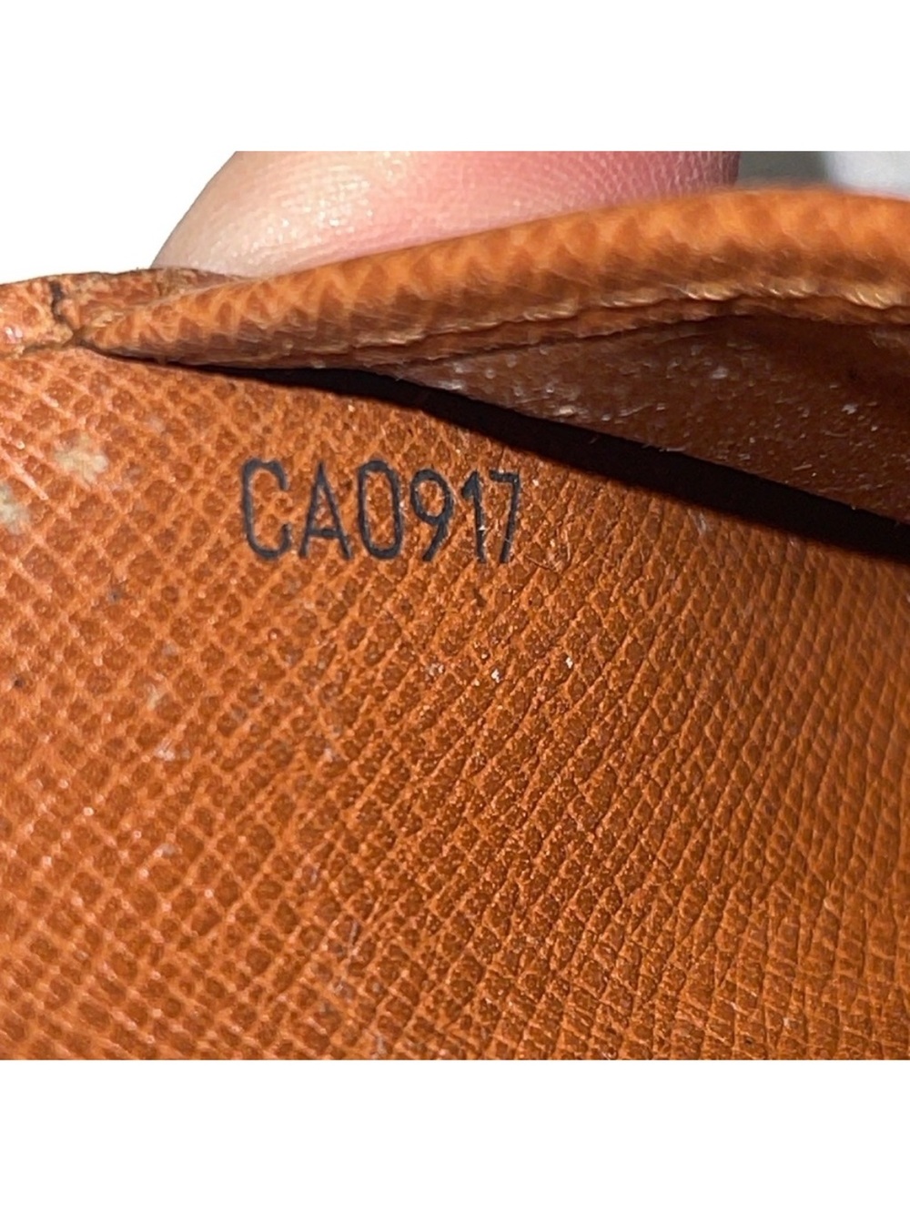Louis Vuitton PM Agenda - Picture 4 of 4